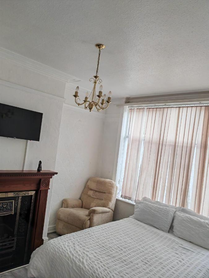 White House Apartment Manchester Bagian luar foto