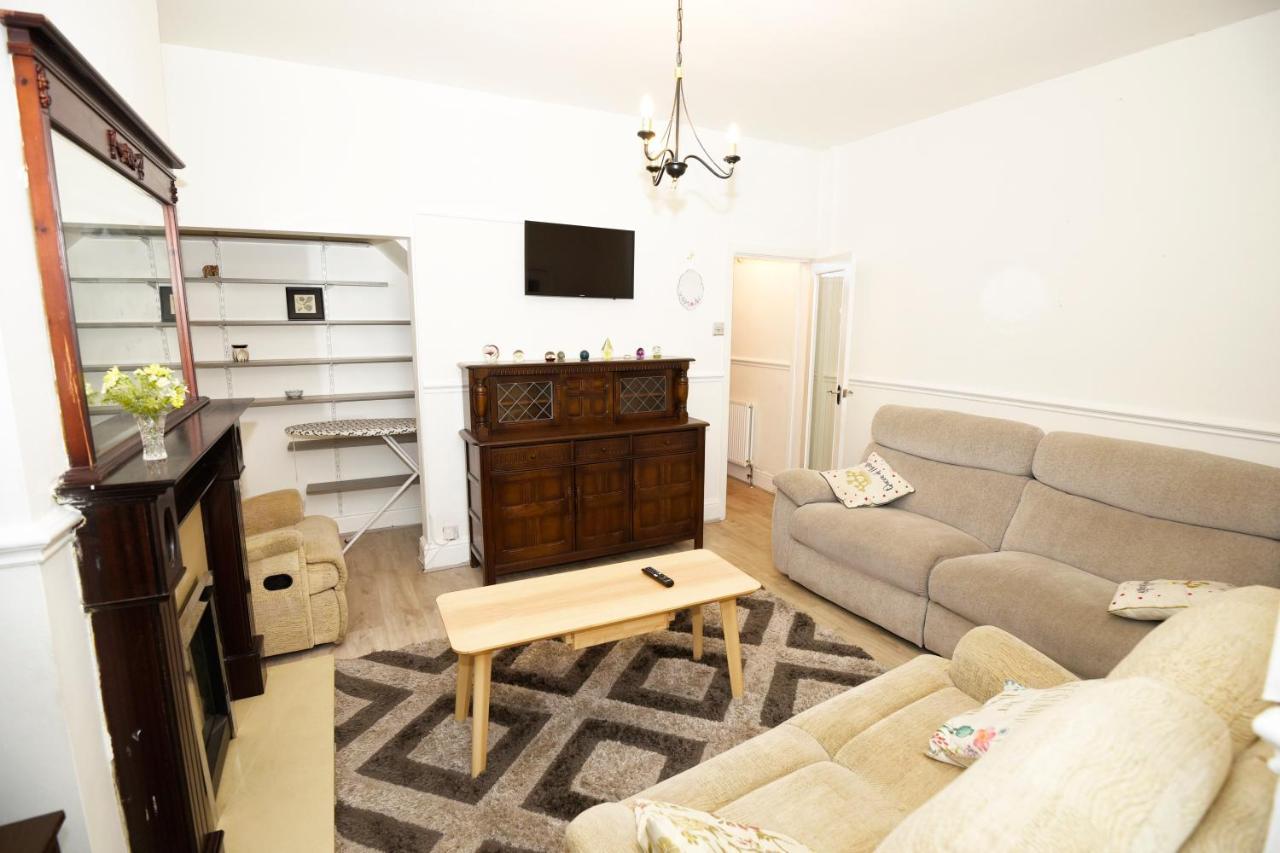 White House Apartment Manchester Bagian luar foto