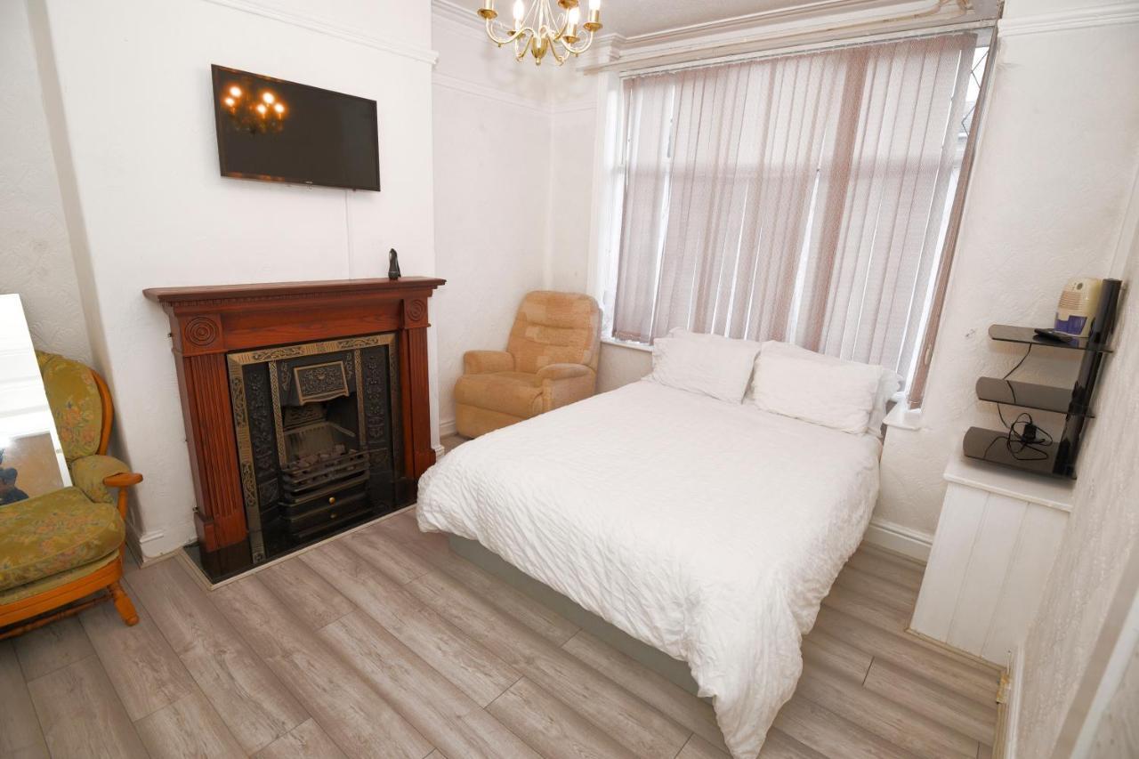 White House Apartment Manchester Bagian luar foto